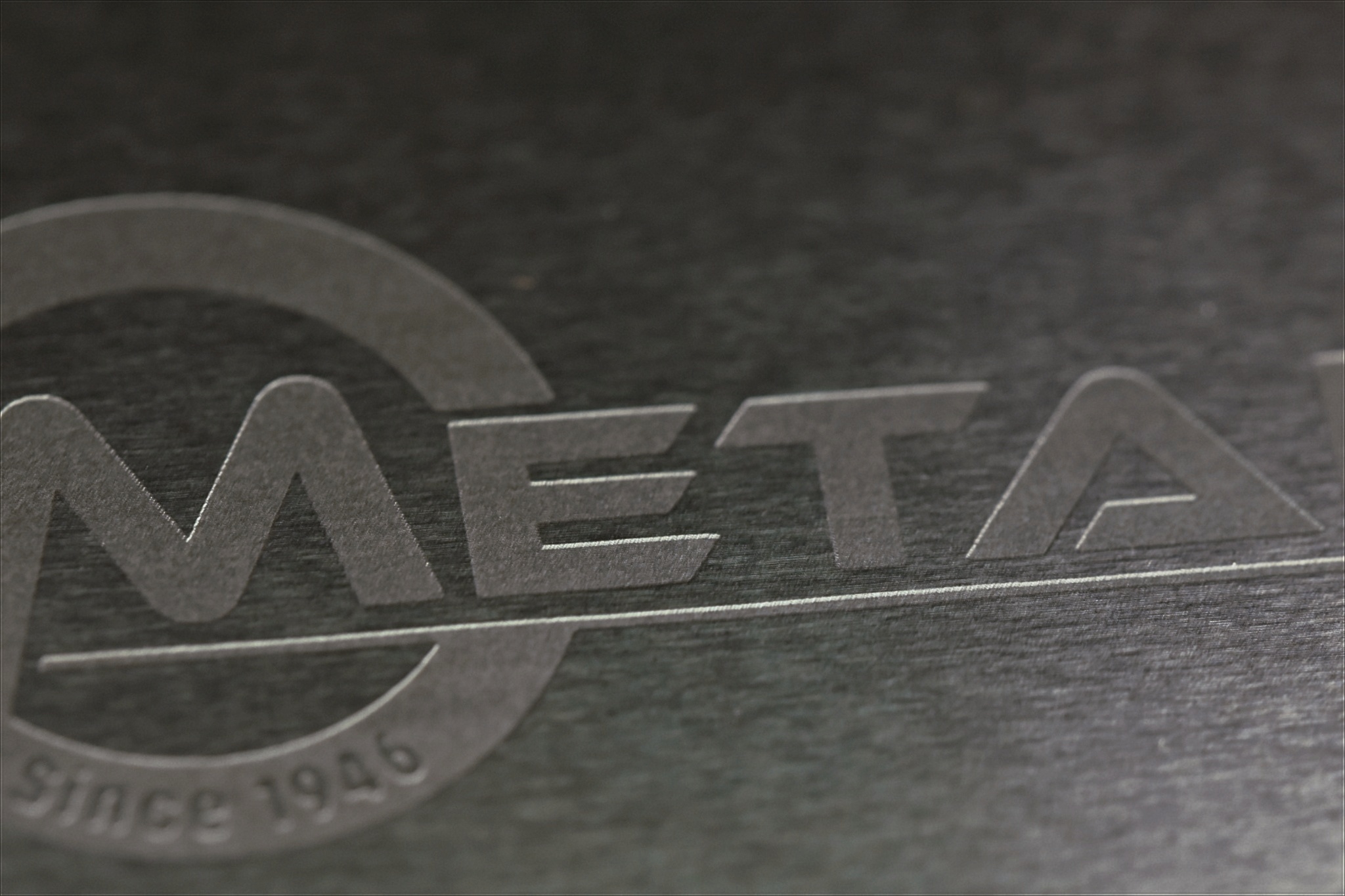 metallics-anodize-chemical-etch-business-card
